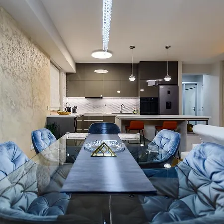 Luxury Sunset - With Garage And Balcony זאדאר