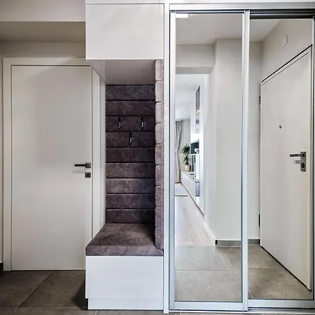 Luxury Sunset - With Garage And Balcony Apartment