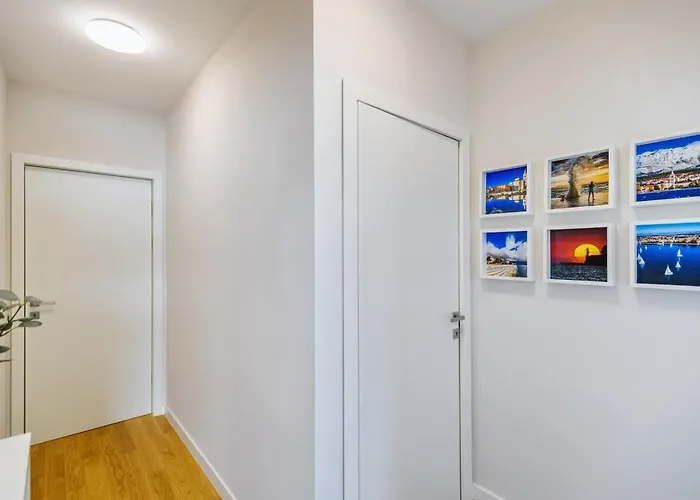 Luxury Sunset - With Garage And Balcony *